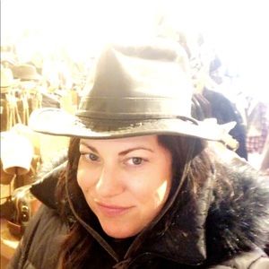 Meet your Posher, Tina